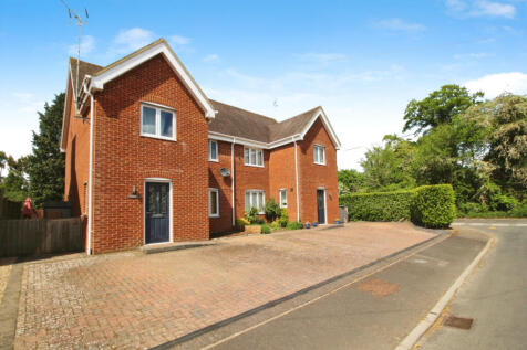4 bedroom semi-detached house for sale
