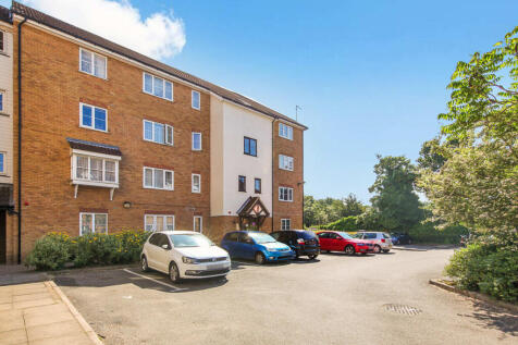 Studio flat for sale