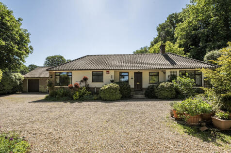 4 bedroom detached bungalow for sale