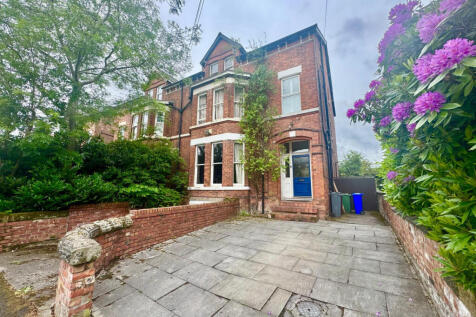 6 bedroom semi-detached house for sale