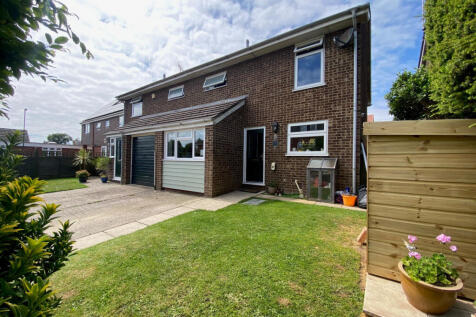 4 bedroom semi-detached house for sale