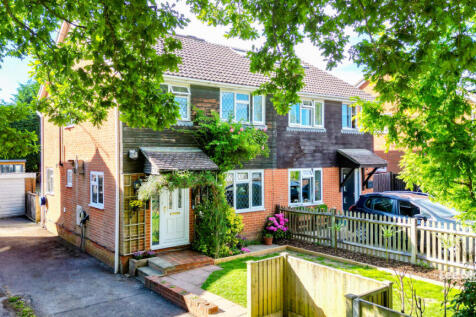 3 bedroom semi-detached house for sale