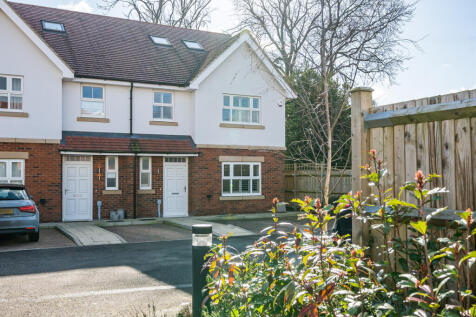 4 bedroom semi-detached house for sale