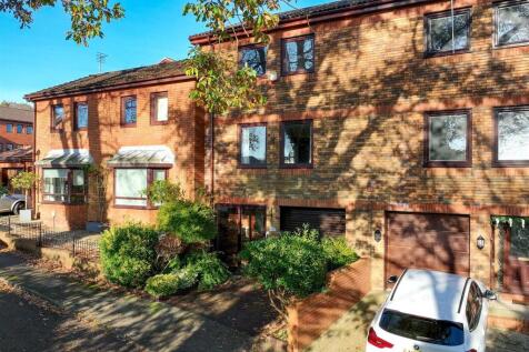 Llwynderw Drive, Swansea SA3 4 bed townhouse for sale