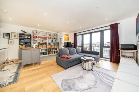 Waleorde Road, London SE17 1 bed flat for sale