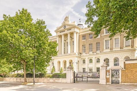 3 bedroom flat for sale