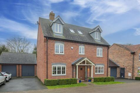 5 bedroom detached house for sale