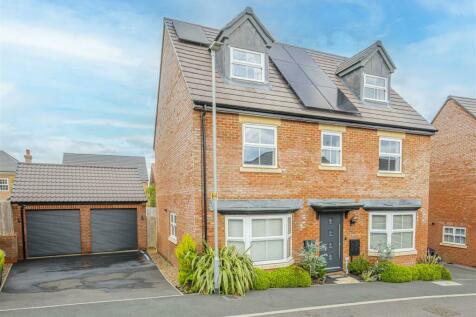 5 bedroom detached house for sale