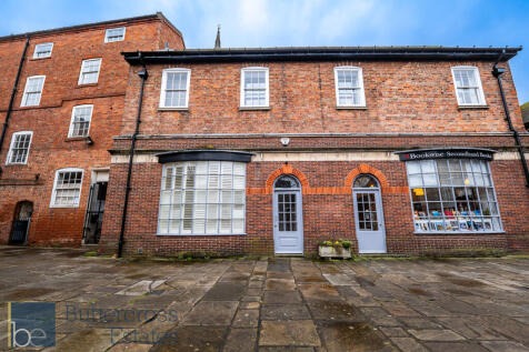 Queens Head Court, Newark 1 bed apartment for sale