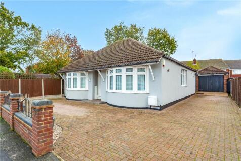 Canewdon Gardens, Wickford, Essex, SS11 2 bed bungalow for sale