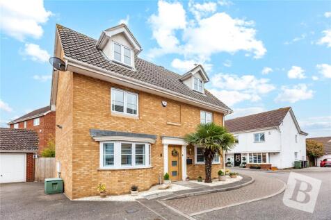 Nesbit Close, Wickford, Essex, SS12 4 bed detached house for sale