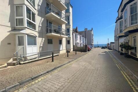 St Marys Court, St Marys Street, Tenby 2 bed apartment for sale