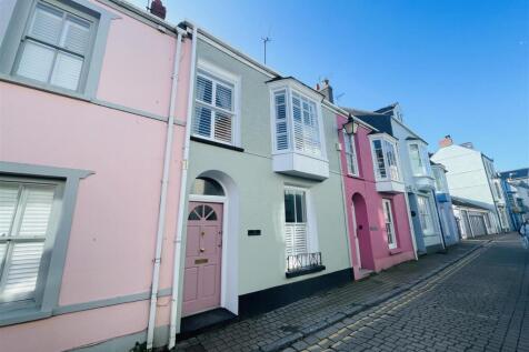 4 bedroom terraced house for sale