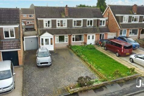 3 bedroom semi-detached house for sale