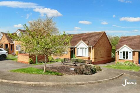 2 bedroom terraced bungalow for sale