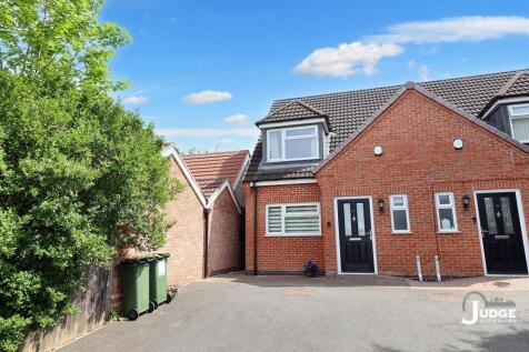 2 bedroom semi-detached house for sale