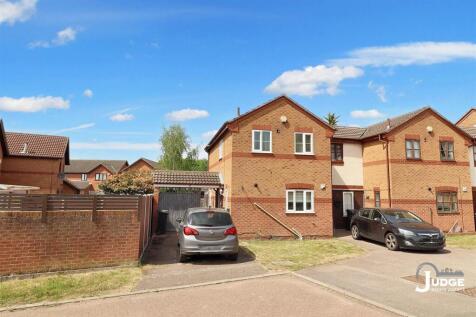 2 bedroom town house for sale