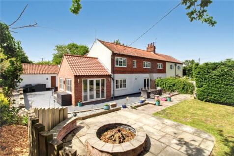Rushmeadow Road, Scarning, Dereham... 5 bed semi