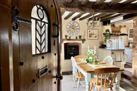 2 bedroom cottage for sale