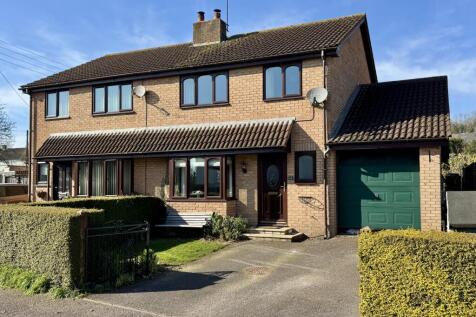 3 bedroom semi-detached house for sale