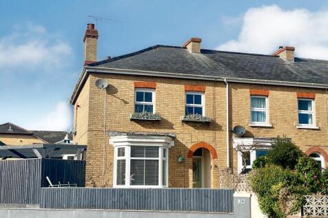 4 bedroom end of terrace house for sale