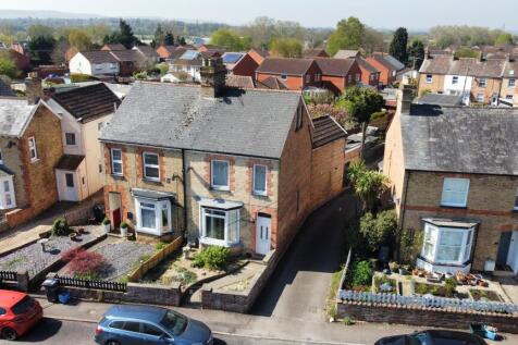 4 bedroom semi-detached house for sale