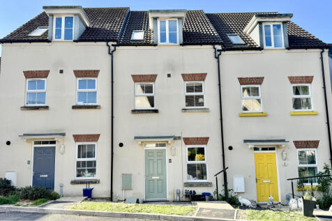 4 bedroom terraced house for sale