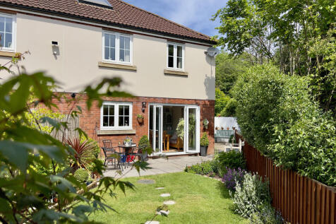 4 bedroom semi-detached house for sale