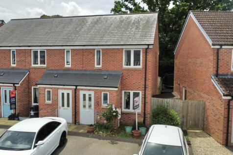 2 bedroom end of terrace house for sale