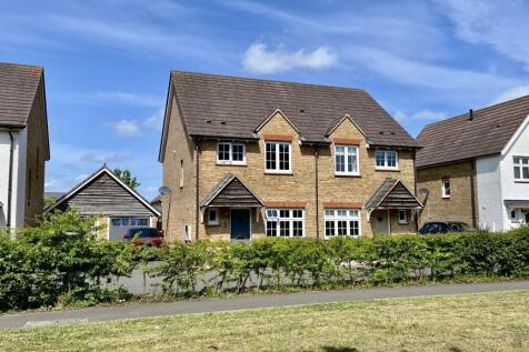 3 bedroom semi-detached house for sale