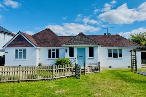 London Road, Fontwell 3 bed detached bungalow for sale