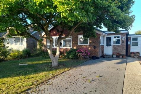2 bedroom semi-detached bungalow for sale