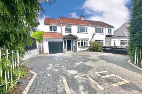 4 bedroom semi-detached house for sale