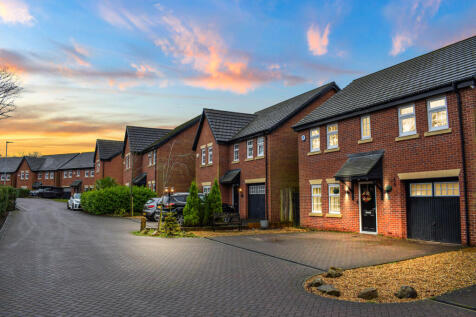 Westland Place, Chorley, PR7 5 bed detached house for sale