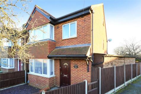 Queensway South, Hersham... 3 bed detached house for sale