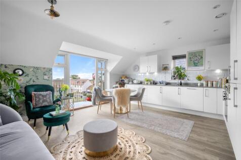 Readwin Crescent, Berkshire RG40 2 bed apartment for sale