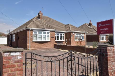2 bedroom semi-detached bungalow for sale