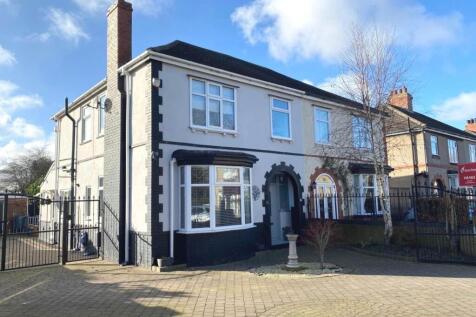 4 bedroom semi-detached house for sale
