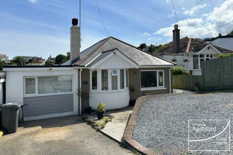 3 bedroom detached bungalow for sale