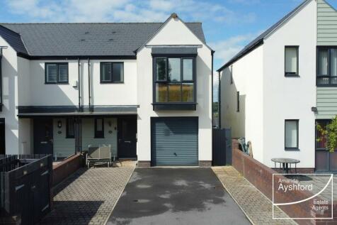 4 bedroom semi-detached house for sale