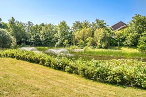 Burrage Road, Surrey RH1 2 bed apartment for sale