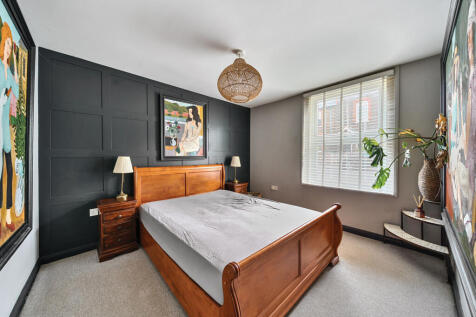 Priory Road, Reigate RH2 2 bed maisonette for sale