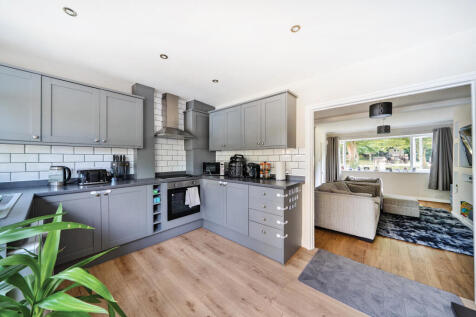 Chilberton Drive, Redhill RH1 3 bed end of terrace house for sale