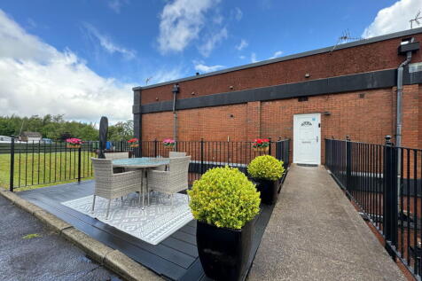 2 bedroom ground floor flat for sale