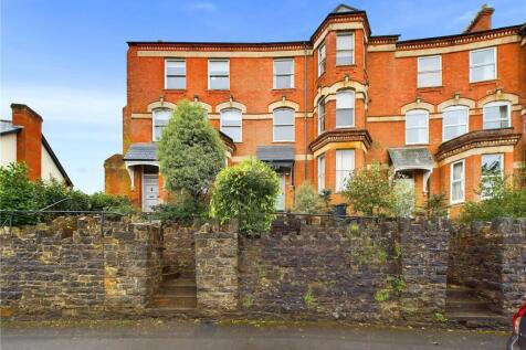 6 bedroom terraced house for sale
