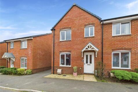 3 bedroom semi-detached house for sale