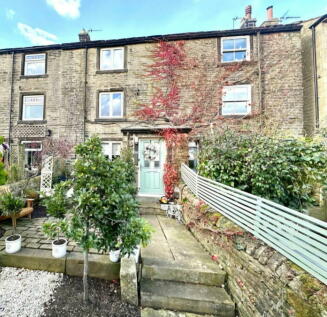 4 bedroom terraced house for sale