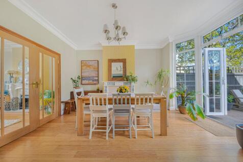 4 bedroom semi-detached house for sale
