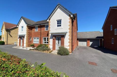 4 bedroom semi-detached house for sale