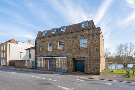Detached house for sale